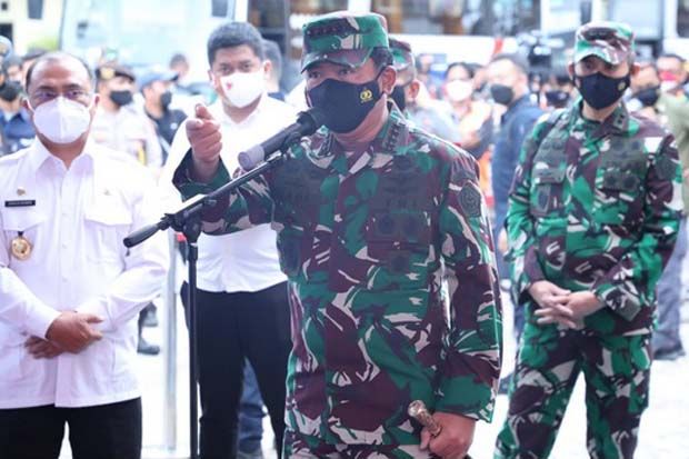 Panglima TNI Minta Petugas Perhatikan Pasien yang Tengah Isoman