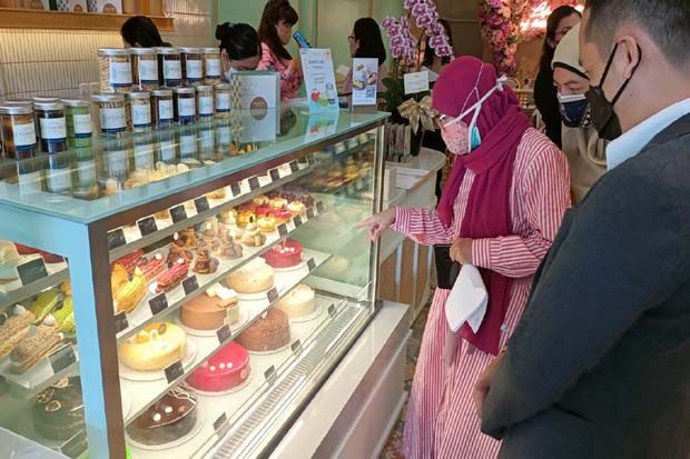 Buka Cabang di Kelapa Gading, Toko Kue Premium Ini Sediakan 100 Croissant Gratis untuk Ojol
