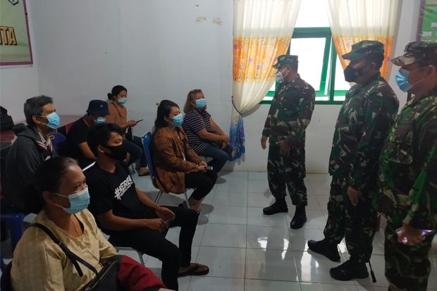 Perkuat Herd Immunity, TNI Polri dan Yayasan Marianna Gelar Vaksin di Samosir
