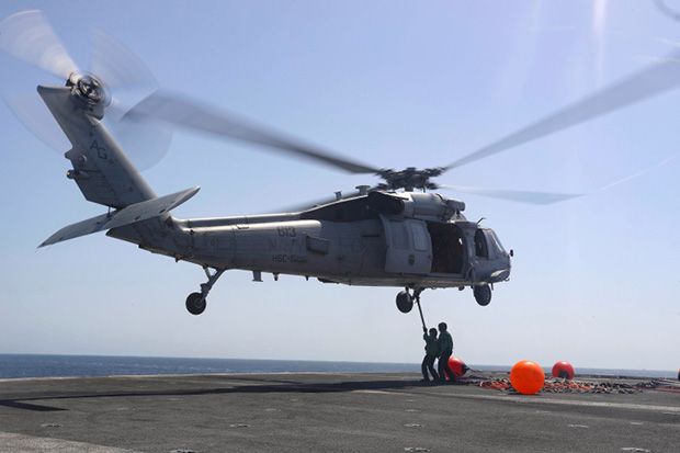 Helikopter Angkatan Laut AS Jatuh, Lima Tentara Tewas