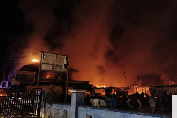 Gedung di Belakang Kantor KP3 Udara Sentani Papua Dibakar Sekelompok Orang