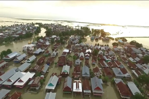 Kian Parah, Ribuan Rumah di Wajo Terendam Banjir Setinggi 3 Meter