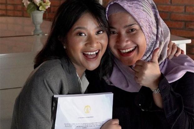 Keren! Putri Aldi Bragi-Ikke Nurjannah Raih IPK Tertinggi Fakultas Hukum UI