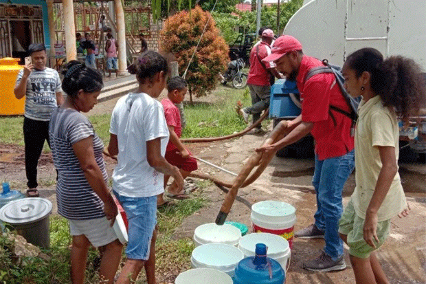 Telkom Papua Barat Salurkan Bantuan untuk Korban Banjir dan Longsor di Serui