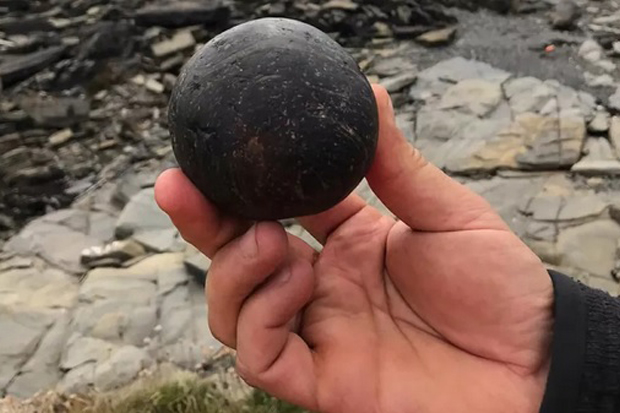 Bola Batu Misterius Ditemukan di Makam Neolitik Skotlandia, Fungsinya Apa?
