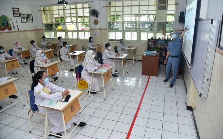 Seragam Sekolah dari UMKM Disiapkan untuk 46 Ribu Pelajar MBR di Surabaya