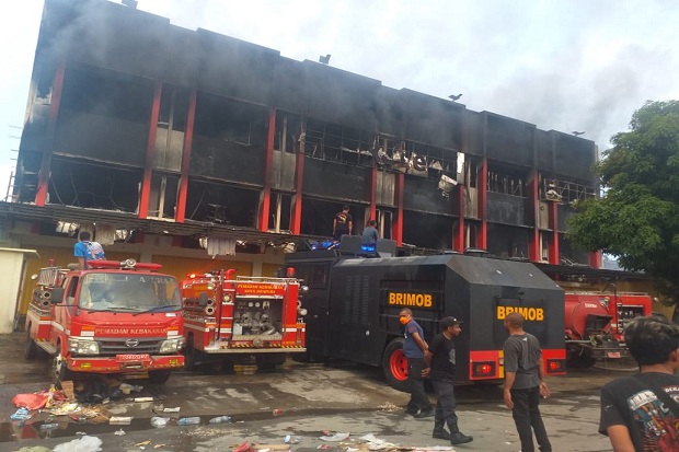 6 Ruko Terbakar Hebat di Jayapura, Ibu dan 2 Anaknya Tewas Terpanggang