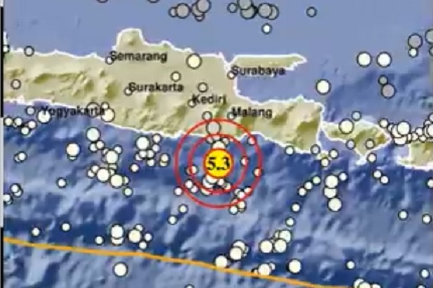 BREAKING NEWS! Gempa M=5,3 Guncang Malang Raya, Warga Berhamburan Keluar Rumah
