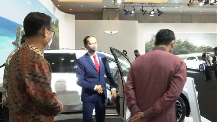 Di Depan Presiden Jokowi, Mobil Listrik Ioniq 5 Dipastikan Diproduksi di Indonesia Maret 2022