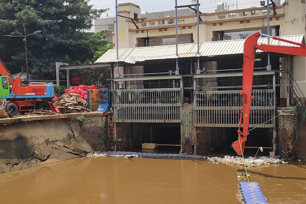 Pintu Air Pasar Ikan Siaga 2, Warga Jakarta Diimbau Waspadai Hujan Lebat