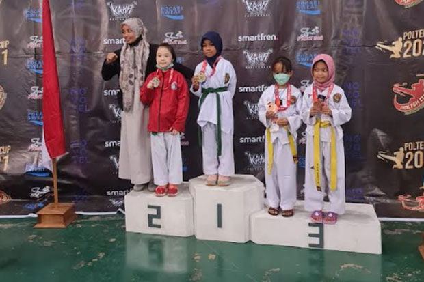 Atlet Lutim Raih 64 Medali Pada Kejurnas Taekwondo di Makassar