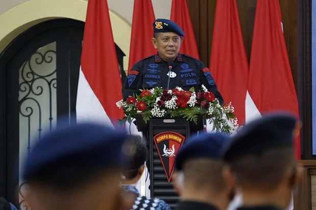 Profil Irjen Anang Revandoko, Jenderal Polri yang Sematkan Warga Kehormatan Brimob untuk Prabowo