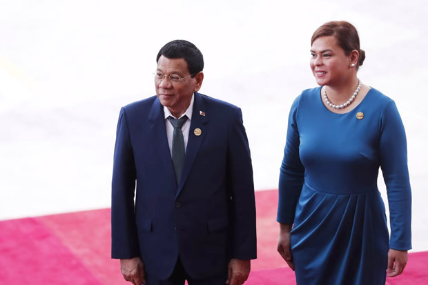 Presiden Filipina Duterte Bersaing dengan Putrinya Perebutkan Kursi Wapres