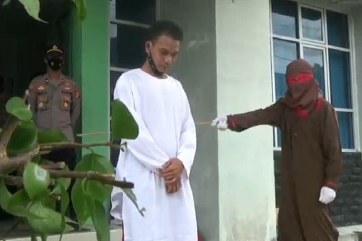 Bersetubuh Tanpa Nikah, 4 Warga Aceh Selatan Dihukum Cambuk 100 Kali