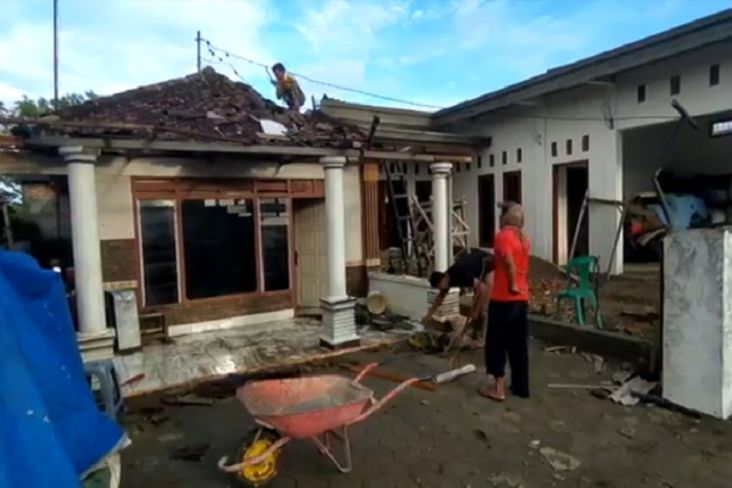 Bak Kiamat, Puting Beliung Hancurkan Puluhan Rumah Warga di Jombang