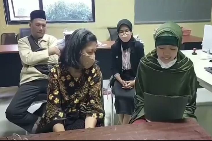 Tak Pulang Usai Jadi Mualaf, Polda Lampung Mediasi Gadis Cantik dengan Orang Tuanya