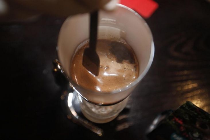 Ngopi di Kedai Engga Cuma Melibatkan Kebutuhan Dosis Kafein