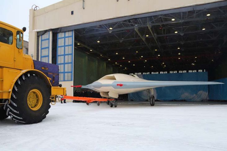 Rusia Pamer Drone Siluman Hunter, Dapat Dioperasikan Bersama Jet Tempur Su-57