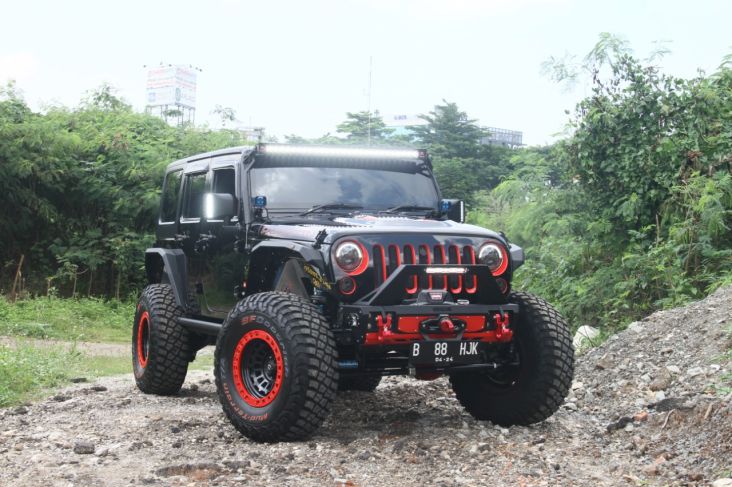 Bedah Modifikasi ala Sultan Jeep Wrangler dari Bekasi Telan Biaya Rp1,3 M