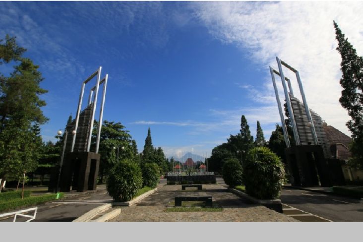 Ini 10 Universitas Terbaik Indonesia versi 4ICU UniRank 2021