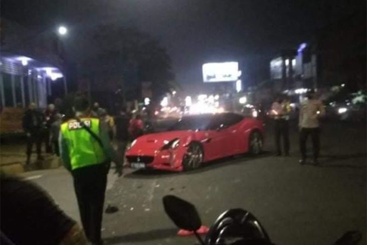 Motor Tabrak Ferrari di Bogor, 2 Warga Bekasi Luka-luka