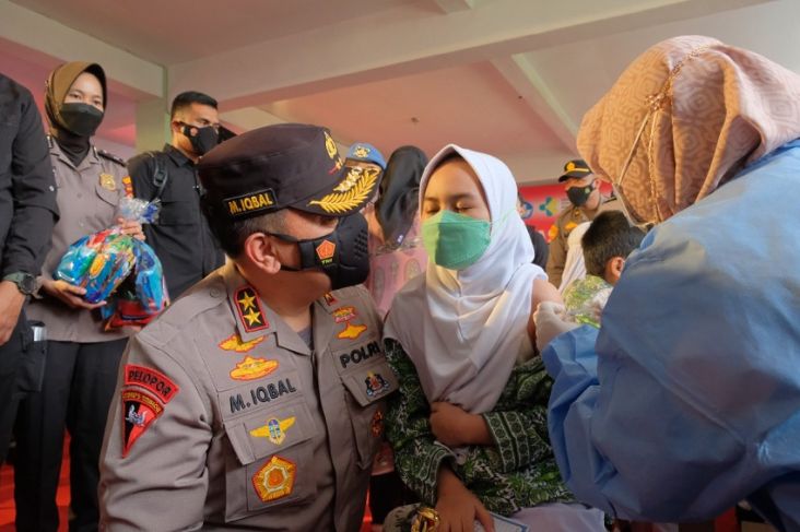 Pantau Langsung Vaksinasi COVID-19, Kapolda Riau Bangga Lihat Antusiasme Anak