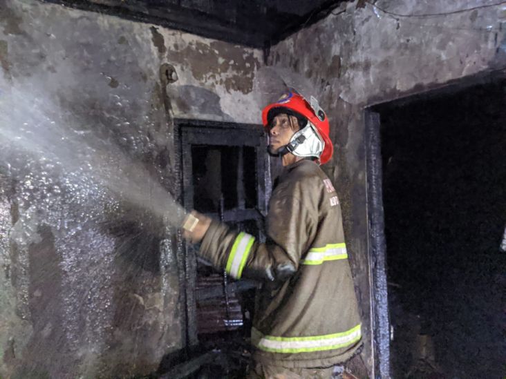 Ditinggal Pergi, Rumah di Sukabumi Terbakar Diduga dari Korsleting Listrik