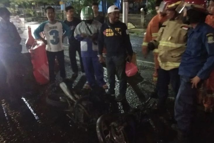Karburator Bocor, Motor Hangus Terbakar di Jalan Ahmad Yani Bekasi