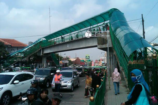 Rawan Copet, JPO Stasiun Bogor Bakal Dipasang Cermin