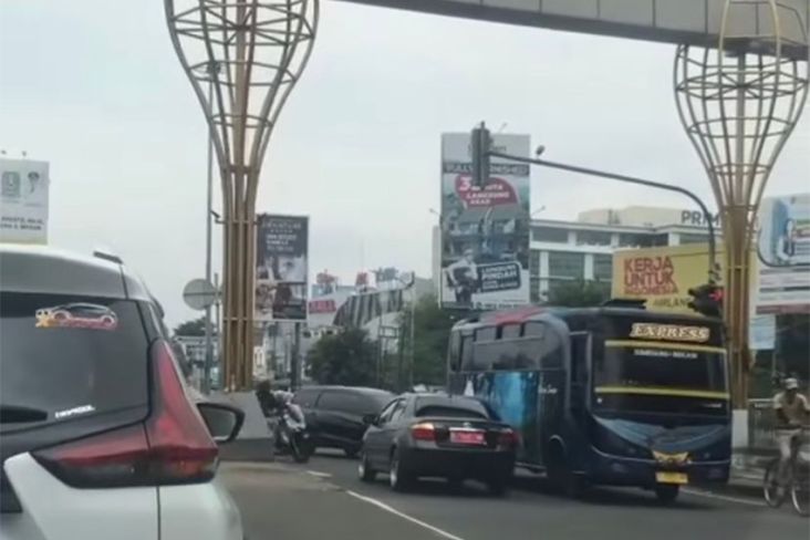 Viral Mobil Pelat Merah Salah Jalur di Bekasi, Polisi: Kami Telusuri