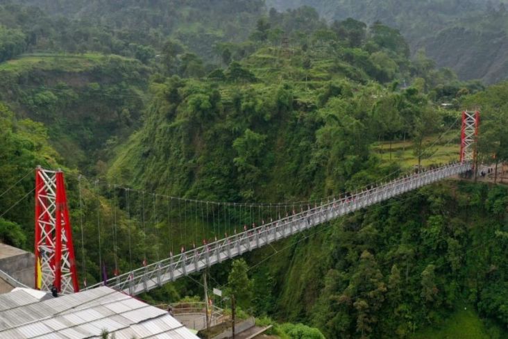 Viral! Klaten Kini Punya Jembatan Gantung dan Gondola Membelah Jurang