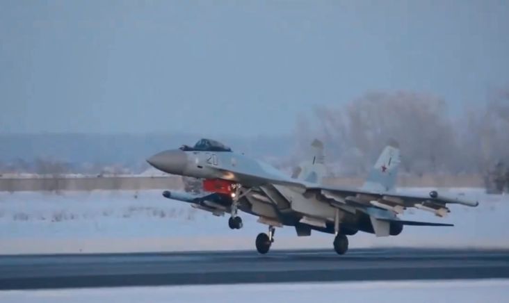 Bukan Omong Kosong, Lihat Sendiri Jet Tempur Rusia Terbang ke Belarusia