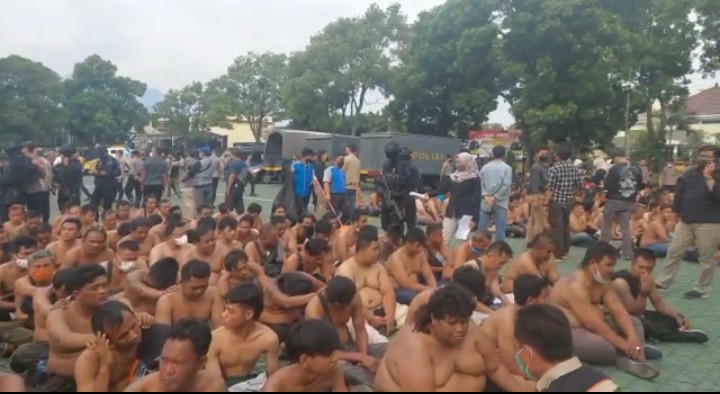 Polisi Tangkap Pentolan Ormas GMBI Usai Demo Anarkistis di Polda Jabar