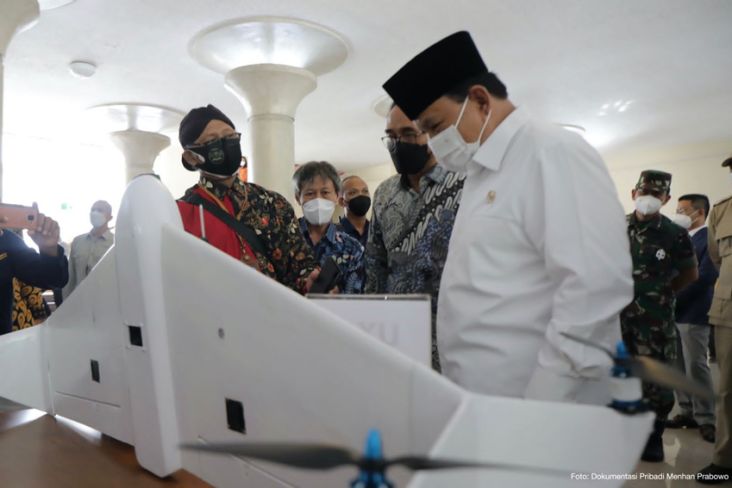 Prabowo Dipameri Drone hingga Rudal Tempur Buatan UGM