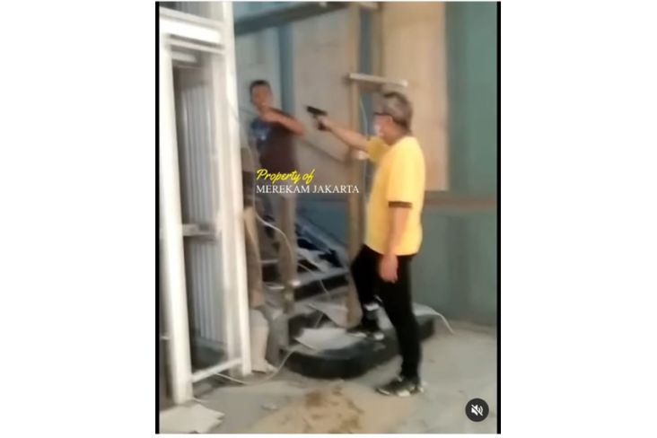Polisi Ciduk Koboi Lansia yang Todongkan Pistol ke Kuli Bangunan