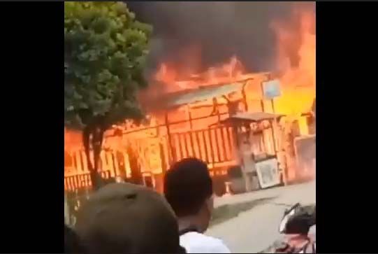 Diduga Korsleting Listrik, 5 Kios Pedagang di Langkat Ludes Terbakar