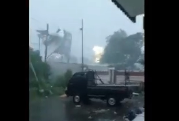 Angin Puting Beliung Terjang Indramayu, Ratusan Rumah Porakporanda