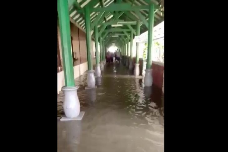 Kawasan Kesultanan Banten Lama Terendam Banjir, Terdengar Rintihan Wanita: Ya Allah!