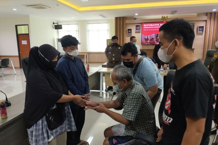 Curi HP untuk Berobat Stroke, Kakek Kadir di Bogor Dibebaskan melalui Restorative Justice
