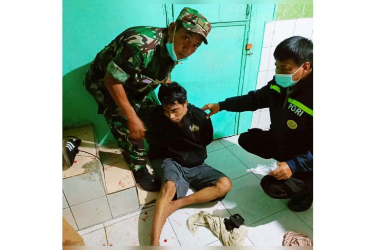 Heroik, Babinsa Koramil 04/Cengkareng Bekuk Pelaku Penusukan Sajam di Kapuk