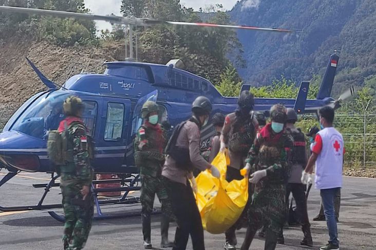 TNI AD Kerahkan Helikopter Bell 412EP Bantu Evakuasi 8 Korban KKB di Beoga Papua
