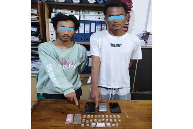 Asyik Bungkus 27 Paket Sabu, 2 Pemuda Ditangkap Polres Simalungun