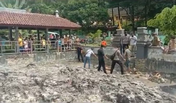 Ritual Tolak Hujan di Kolam Keramat Mpu Supo Berujung Maut, Ibu dan Anak Tewas Hirup Gas Beracun