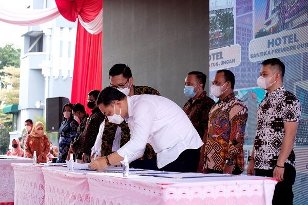 Dorong UMKM Terus Berkembang, Wali Kota Eri Cahyadi Tandatangani MoU dengan 46 Hotel di Surabaya