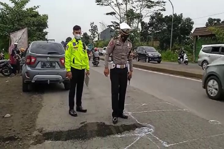 Memilukan! Bocah Sukabumi Tewas Tertabrak saat Buat Konten Video Aksi Cegat Truk