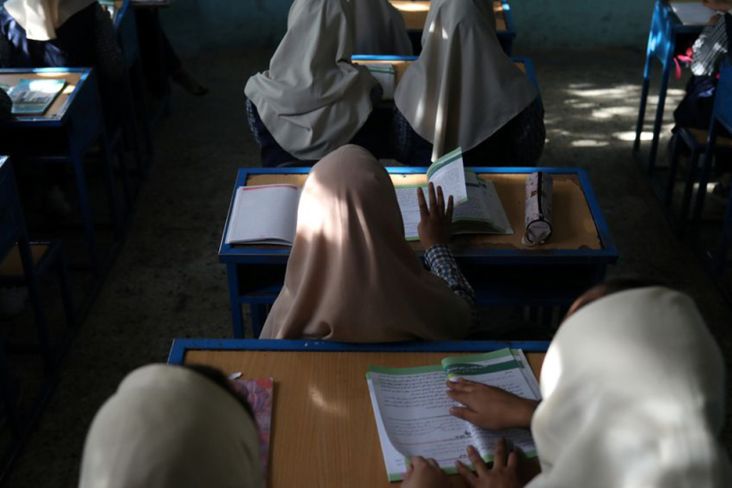 Taliban Larang Anak Perempuan Sekolah, Bank Dunia Bekukan Proyek Rp8,5 Triliun