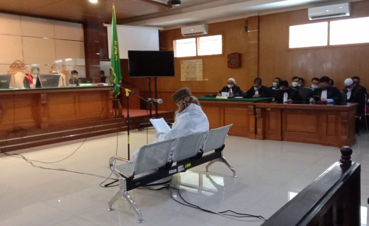 Hadiri Sidang di PN Bandung, Bahar bin Smith Minta Maaf ke Hakim