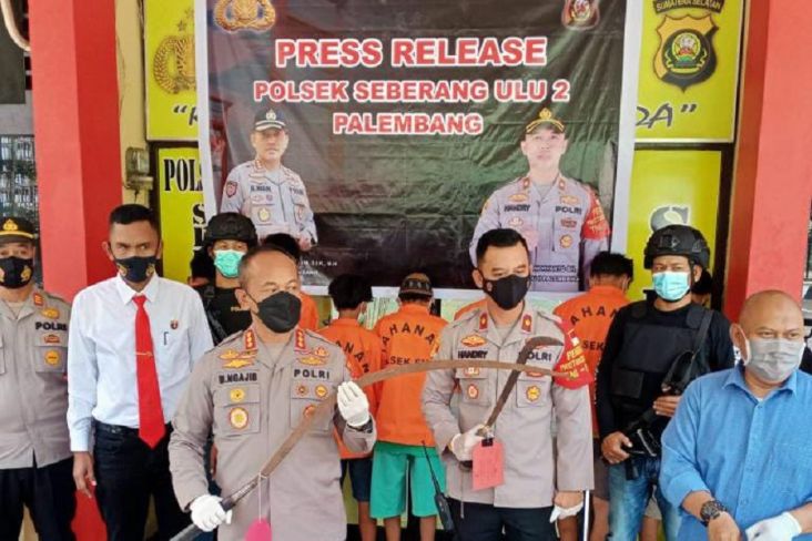 Hendak Tawuran Seperti Katak Bhizer, Remaja di Palembang Dijebloskan Tahanan