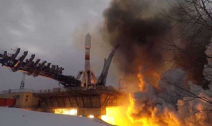 Dukung Pasukan Dirgantara Rusia, Roket Soyuz Luncurkan Satelit Intelijen