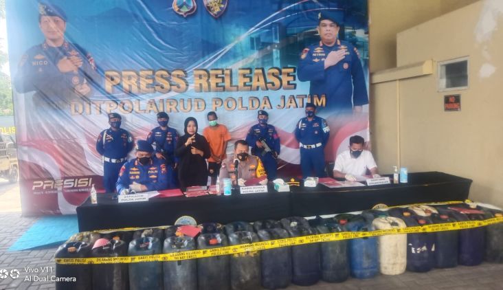 Polda Jawa Timur Ungkap Kasus Penjualan BBM Ilegal